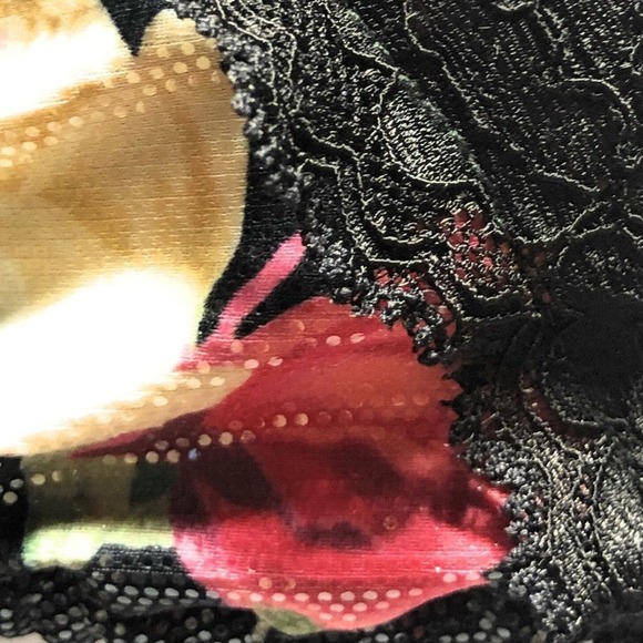 Beach Bunny Her Majesty Triangle Bikini Top - Picture 6 of 8